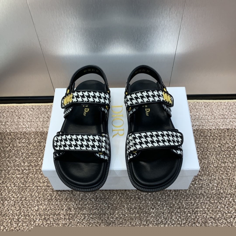 ch**an D*or sandals